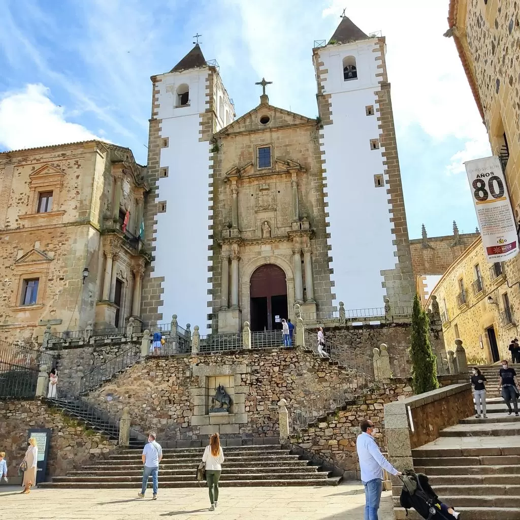 Iglesia San Francisco Javier, Caceres | Road trip Extremadurassa | Espanja | InTravel blogi