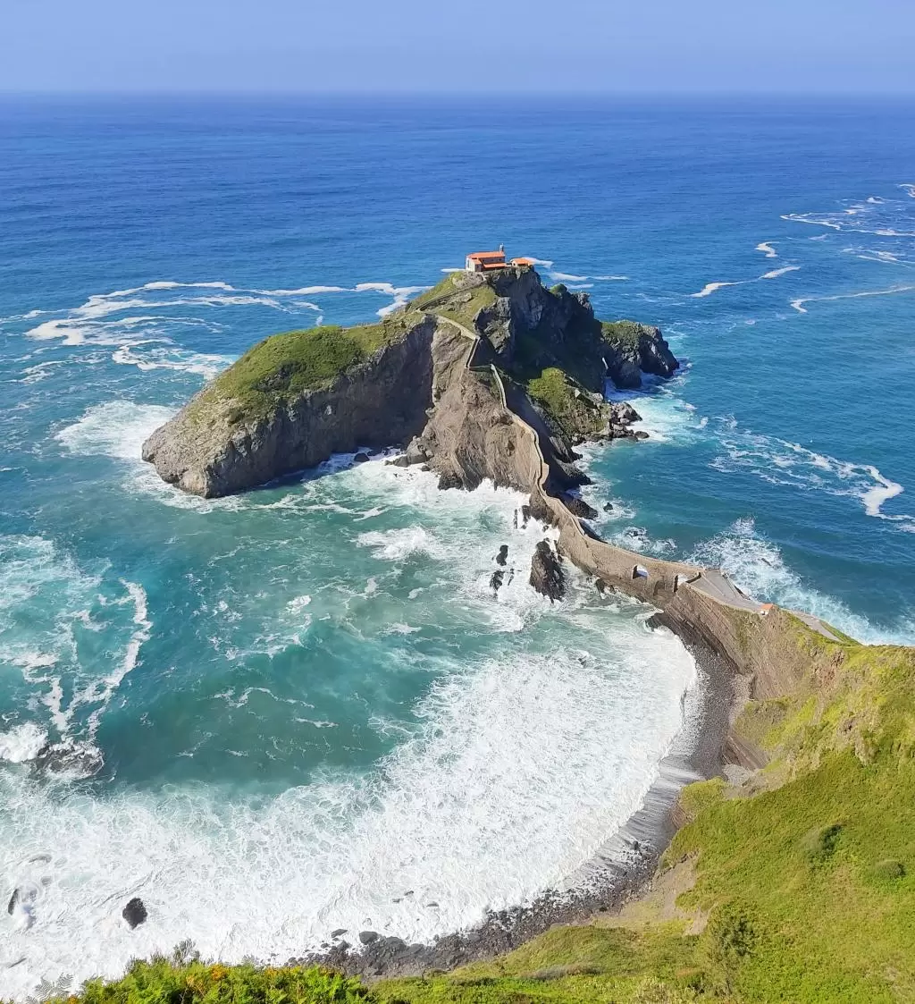 Gaztelugatxe, Baskimaa | Road trip Pohjois-Espanjassa | InTravel Blogi