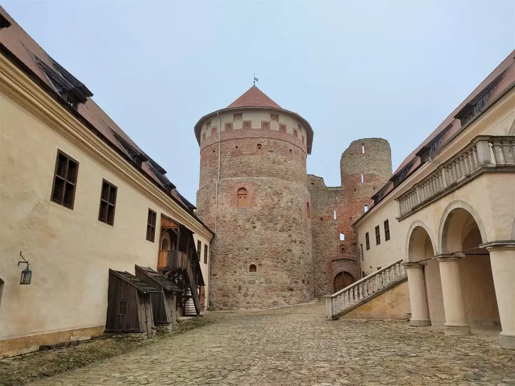 Bauskan linna | Linnoja Latviassa | InTravel blogi