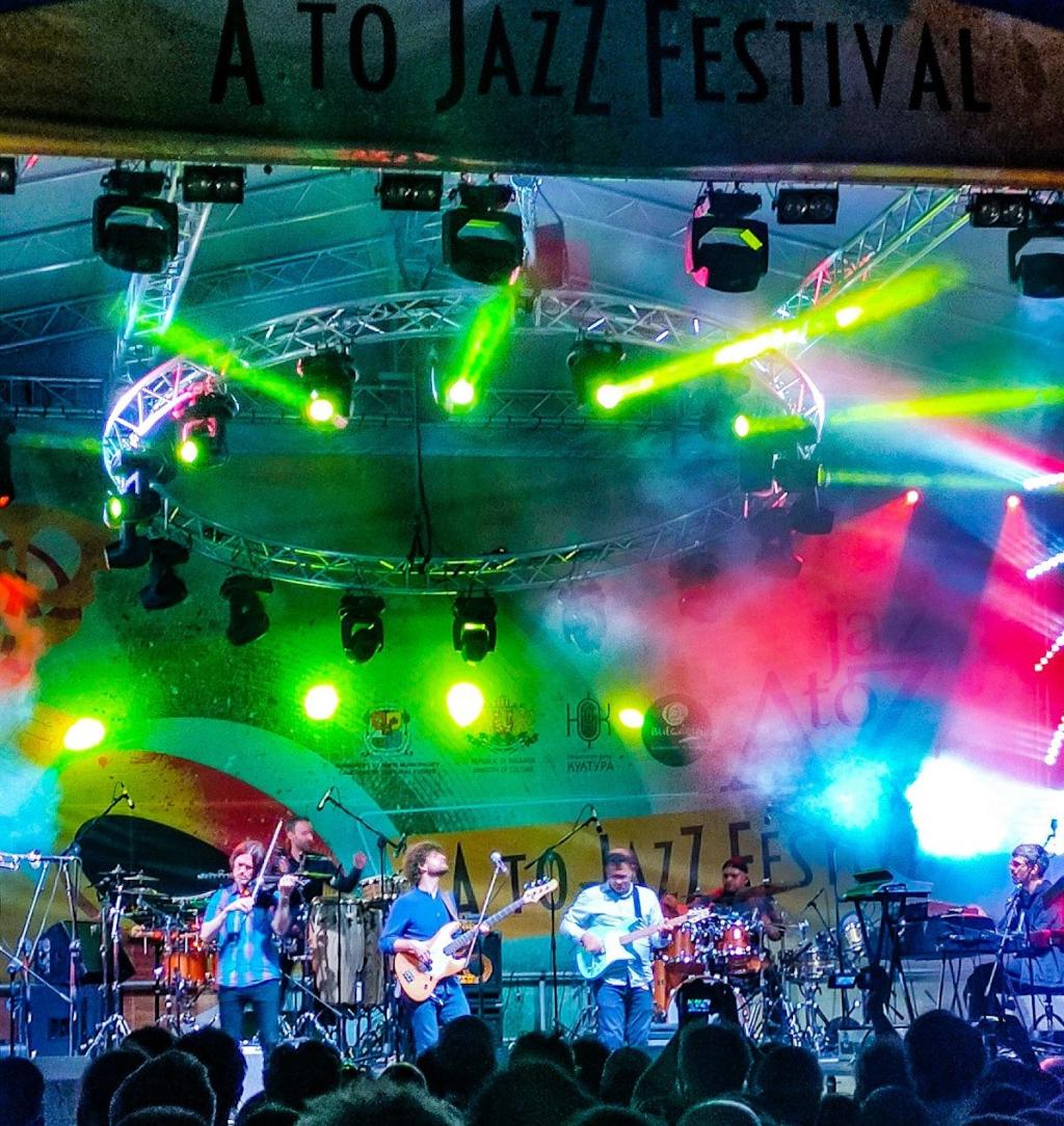 Snarky Puppy keikalla A to Jazz festivaalilla | Kesä Bulgarian Sofiassa InTravel