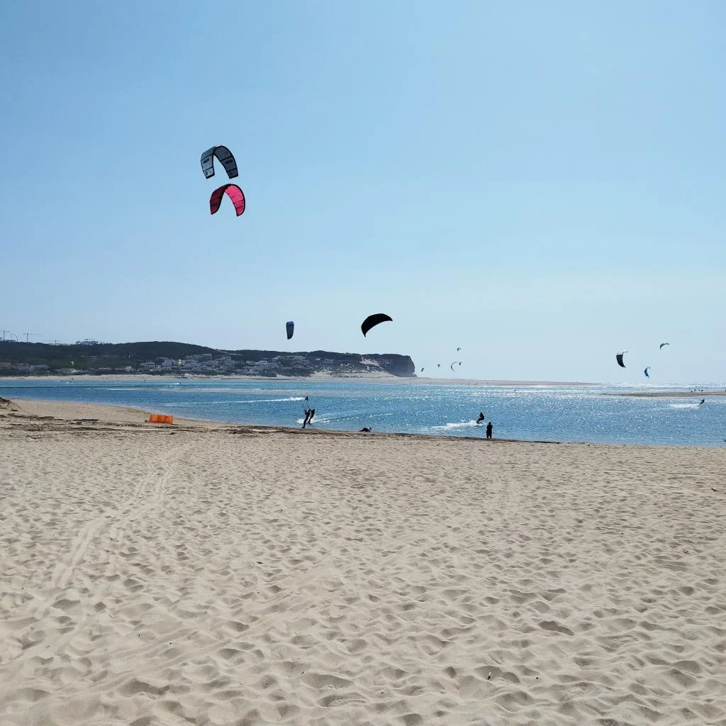 Leijalautailijoita Foz do Arelhossa | Road trip Portugalissa: Rannikkomaisemia, Tomar ja Coimbra | InTravel