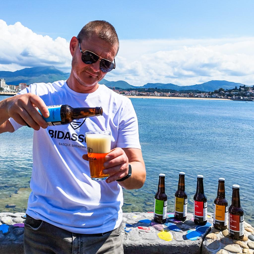 InTravel - Luoteis-Espanjan hurmaa rannikkomaisemilla, vehreydellä ja historiallisilla kaupungeilla Tasting Bidassoa Basque Brewery craft beers with a sea view in the Basque Country