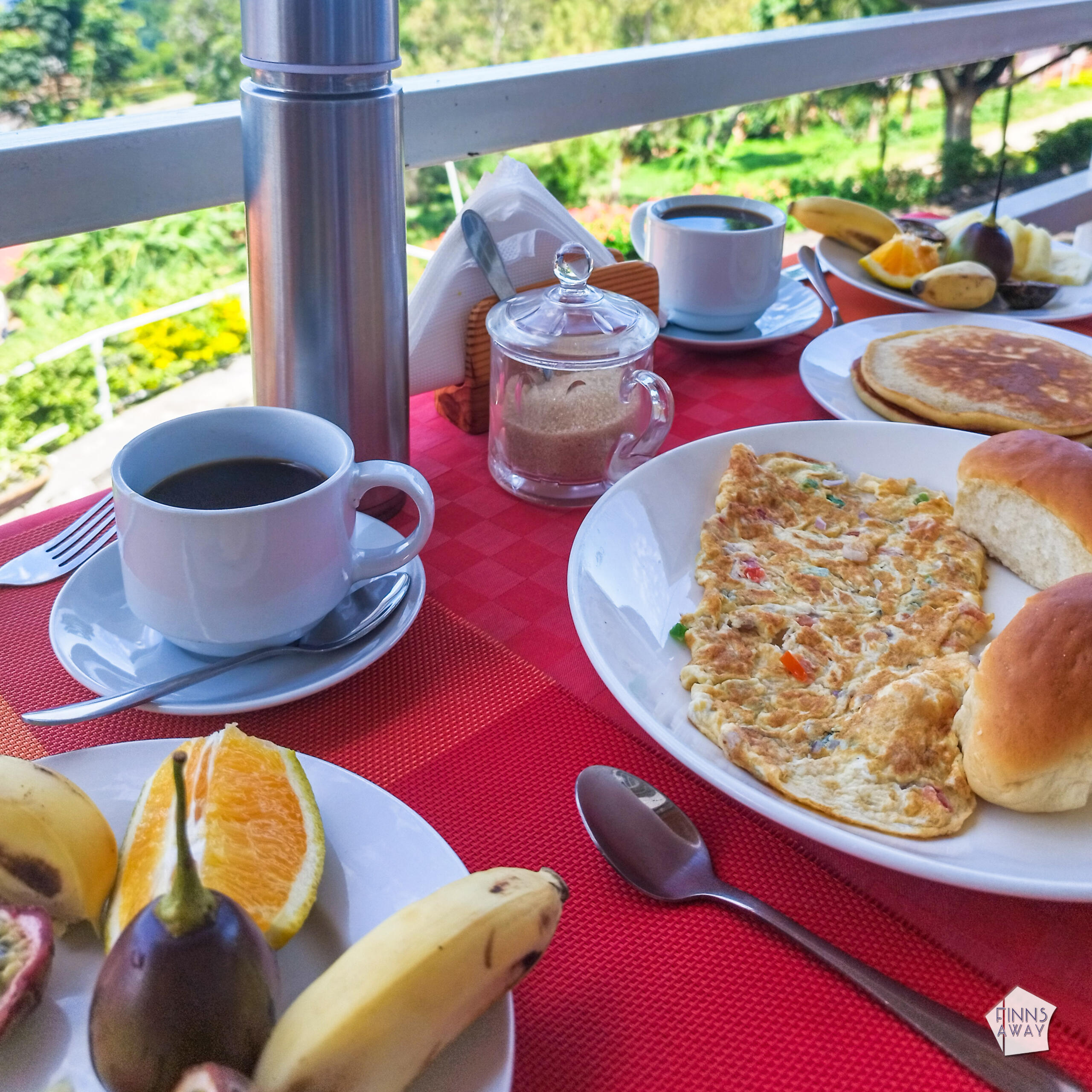 Aamupala Rebero Kivu Resortissa | Matkamuistoja Ugandasta ja Ruandasta | InTravel blogi