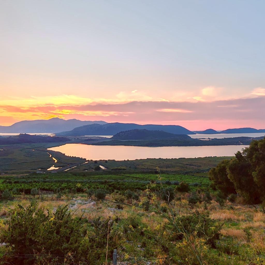Auringonlasku Etelä-Albaniassa | Albania: Kruja, Tirana ja rannikkoa | InTravel