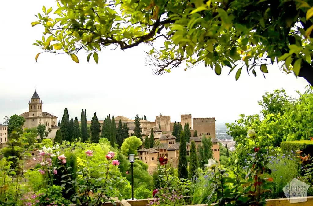 InTravel - Granadan upea Alhambra ja viikko Marbellassa kissavahteina Granadan upea Alhambra ja Marbella Malagan rannikolla | InTravel