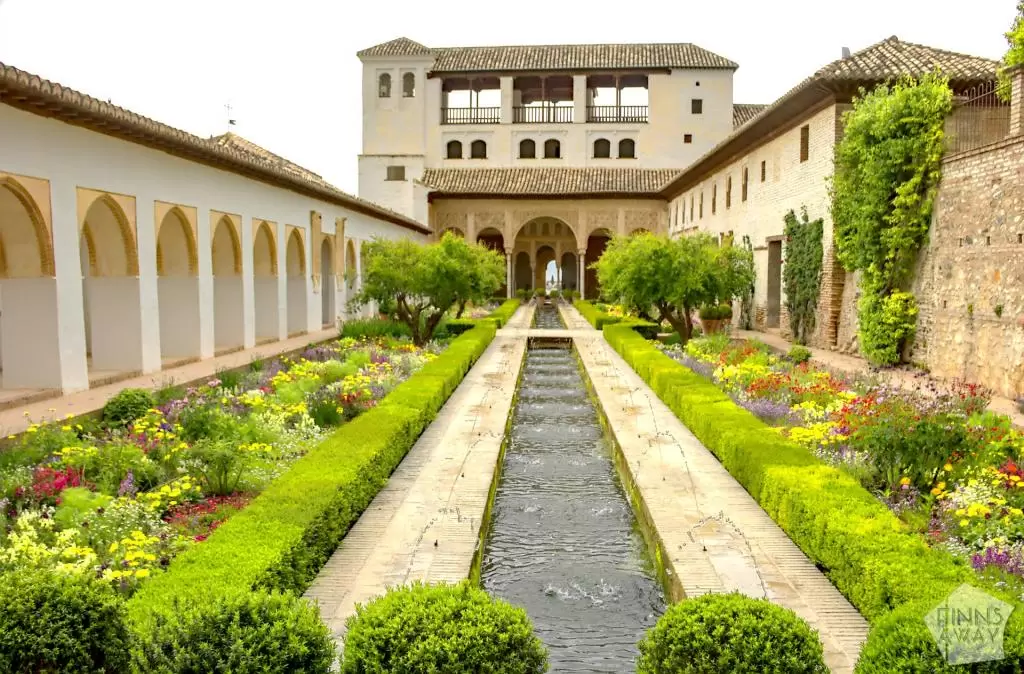 InTravel - Granadan upea Alhambra ja viikko Marbellassa kissavahteina Alhambran palatsit ja puutarhat Granadassa | InTravel