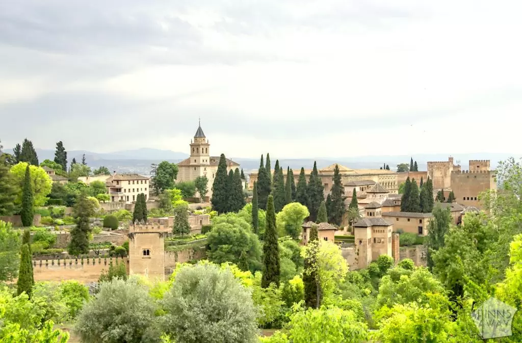 InTravel - Granadan upea Alhambra ja viikko Marbellassa kissavahteina Alhambran palatsit ja puutarhat Granadassa | InTravel