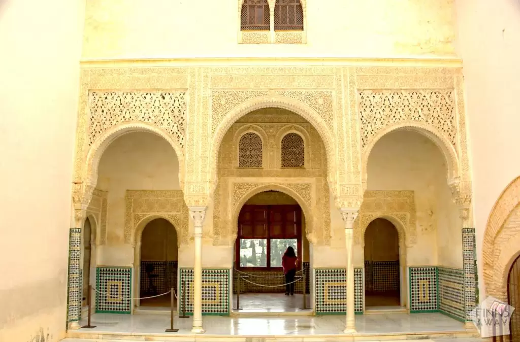 InTravel - Granadan upea Alhambra ja viikko Marbellassa kissavahteina Alhambran palatsit ja puutarhat Granadassa | InTravel