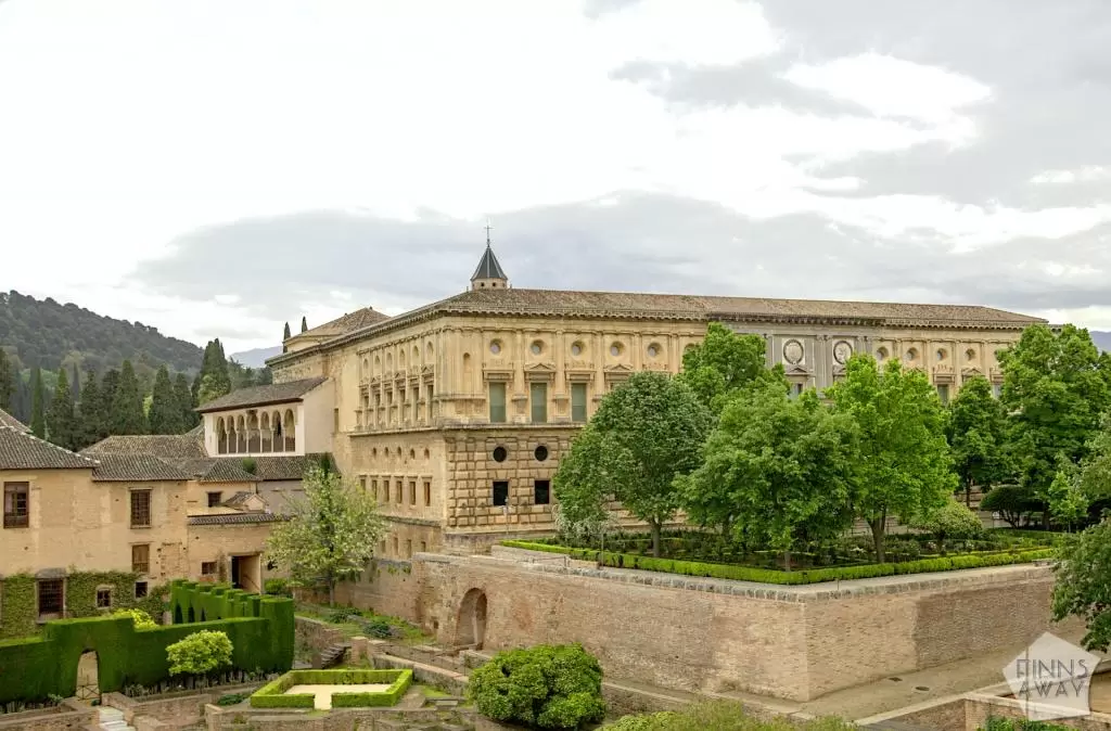 InTravel - Granadan upea Alhambra ja viikko Marbellassa kissavahteina Alhambran palatsit ja puutarhat Granadassa | InTravel
