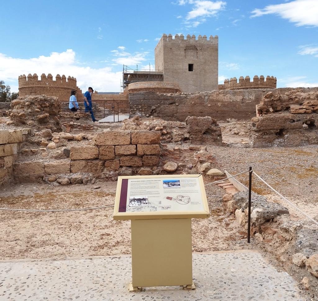 InTravel - Espanjasta Portugalin Elvasiin upean Córdoban kautta Alcazaba de Almeria linnoitus | Road trip Espanjasta Portugaliin | InTravel