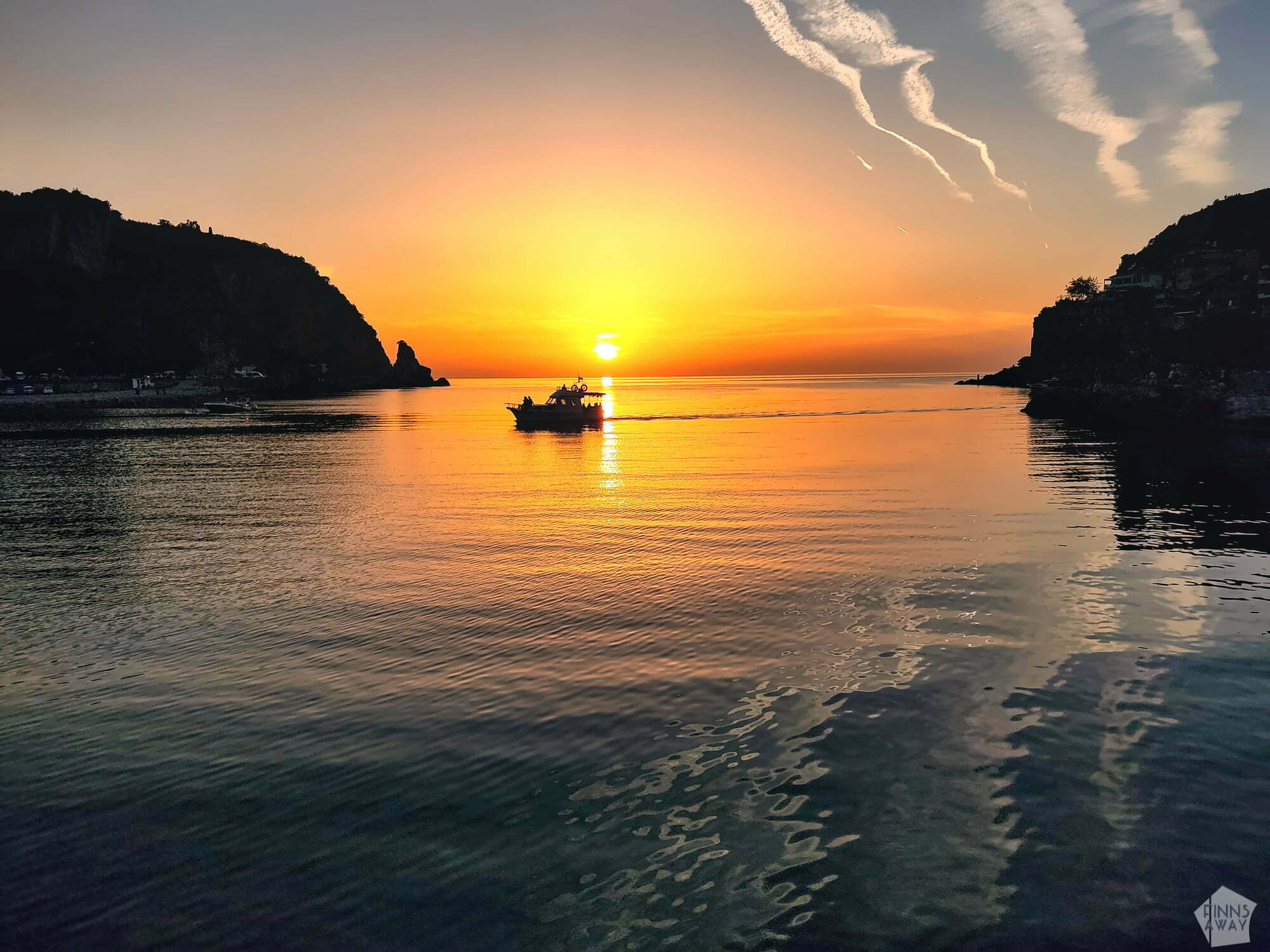 InTravel - Vuosikooste 2022 – nomadivuosi Euroopassa ja Turkissa Auringonlasku Amasran lahdella | Amasra, Turkki | InTravel blogi