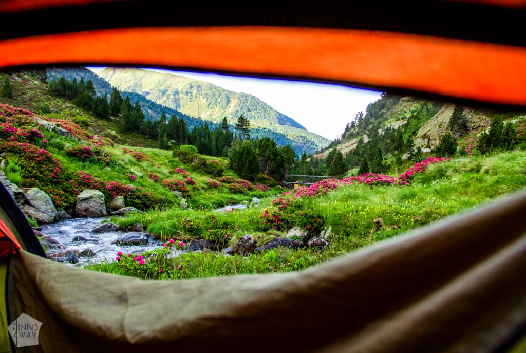 Patikoimassa ja telttailemassa Andorrassa | Nomadin luottovarusteet | InTravel blogi