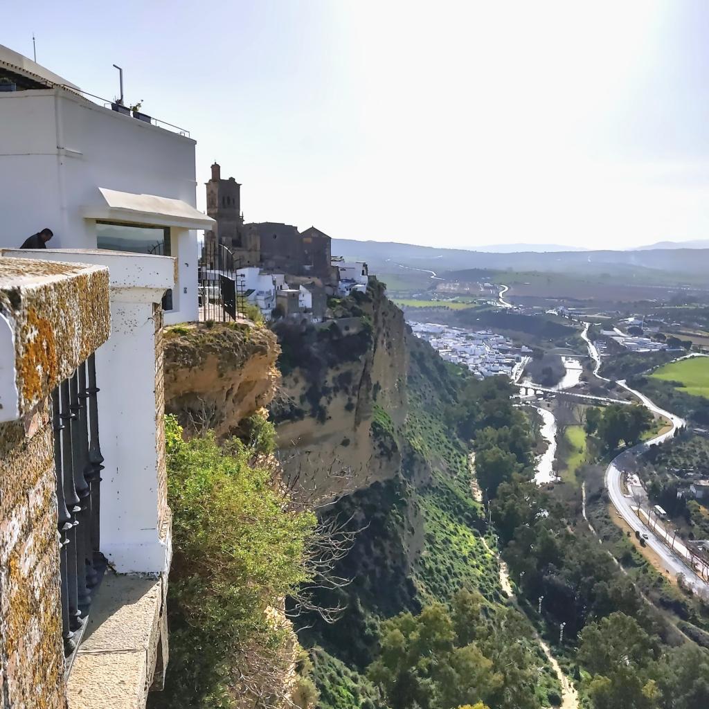 InTravel - Andalusian aarteita: Road trip valkoisissa kaupungeissa ja surffikylissä Maisema Arcos de la Fronterassa | Andalusia, Espanja | InTravel
