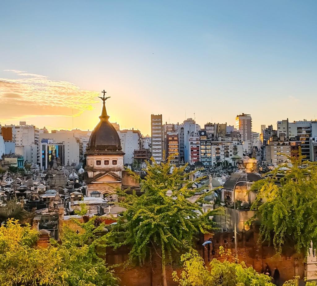 InTravel - Buenos Aires, Argentiinan viehättävä pääkaupunki Auringonlasku Recoletan hautausmaan yllä | Buenos Aires, Argentiinan viehättävä pääkaupunki | InTravel blogi
