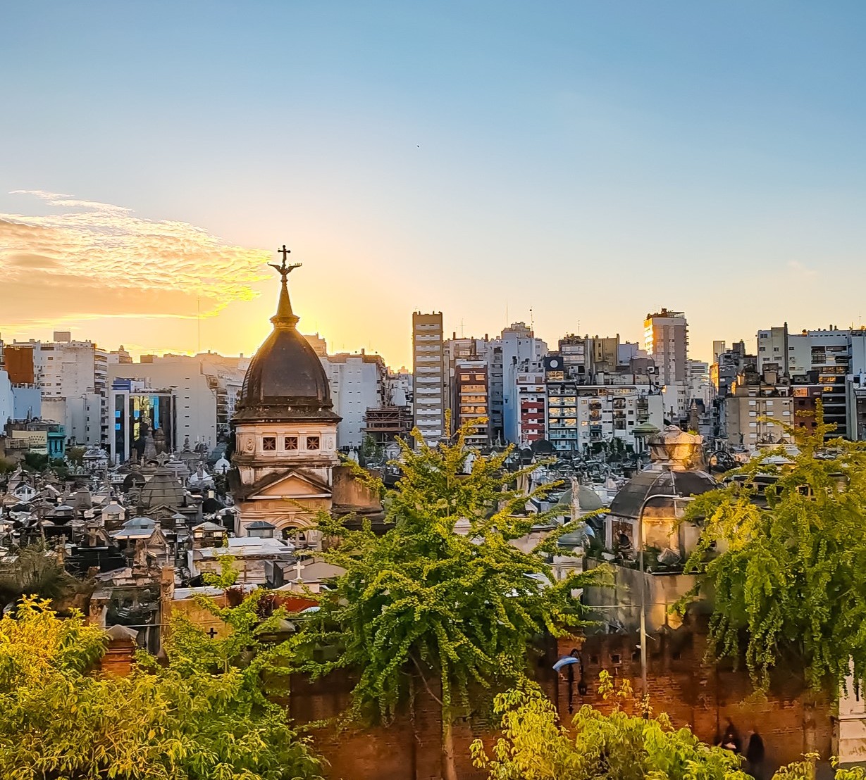 InTravel - Buenos Aires, Argentiinan viehättävä pääkaupunki Auringonlasku Recoletan hautausmaan yllä | Buenos Aires, Argentiinan viehättävä pääkaupunki | InTravel blogi