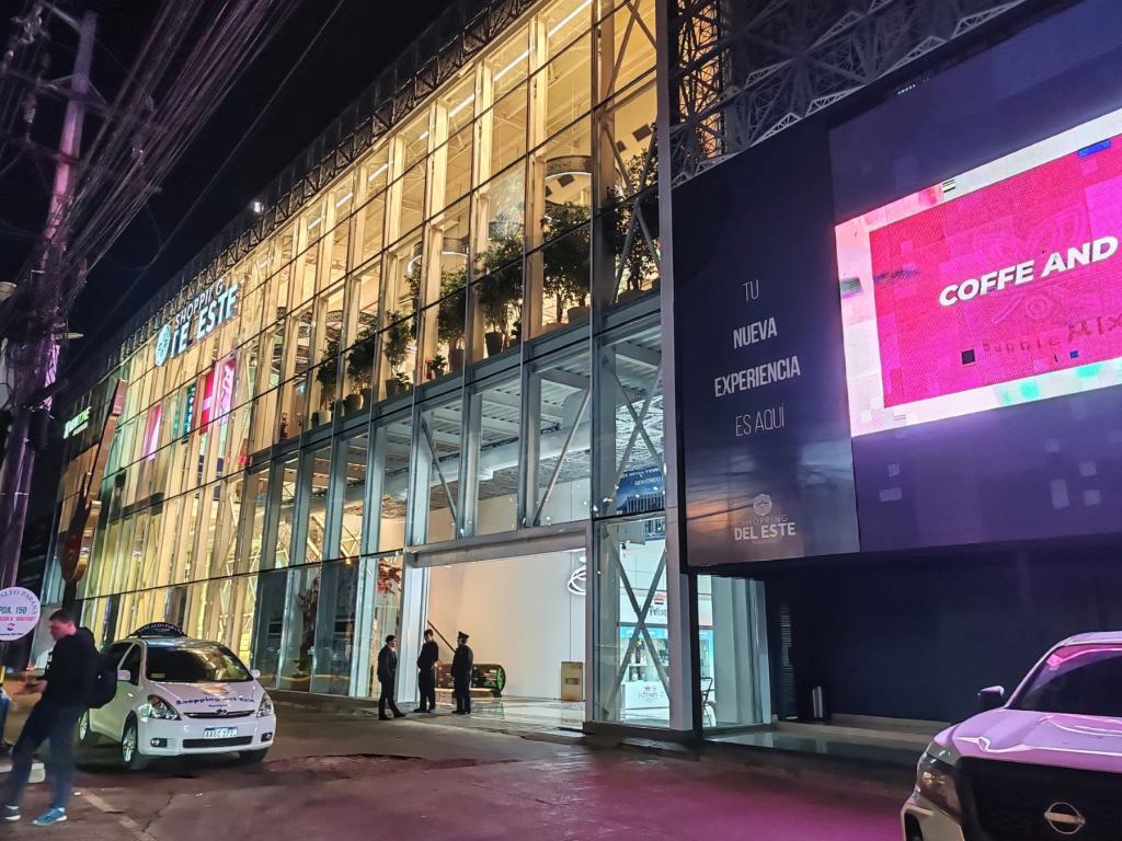 Shopping center in Ciudad del Este | Paraguay | InTravel matkablogi