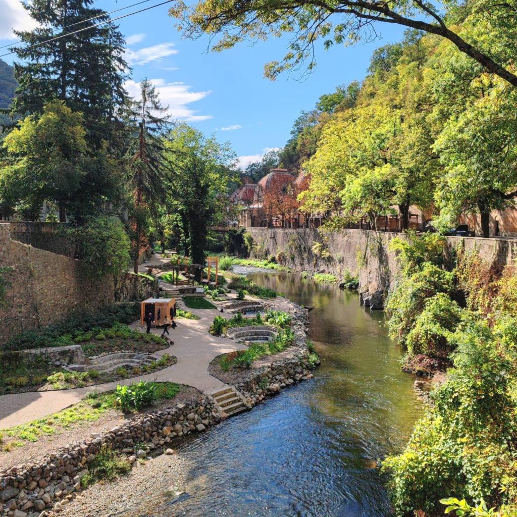 Băile Herculane | Romania | Syksyinen pakumatka halki Euroopan | InTravel