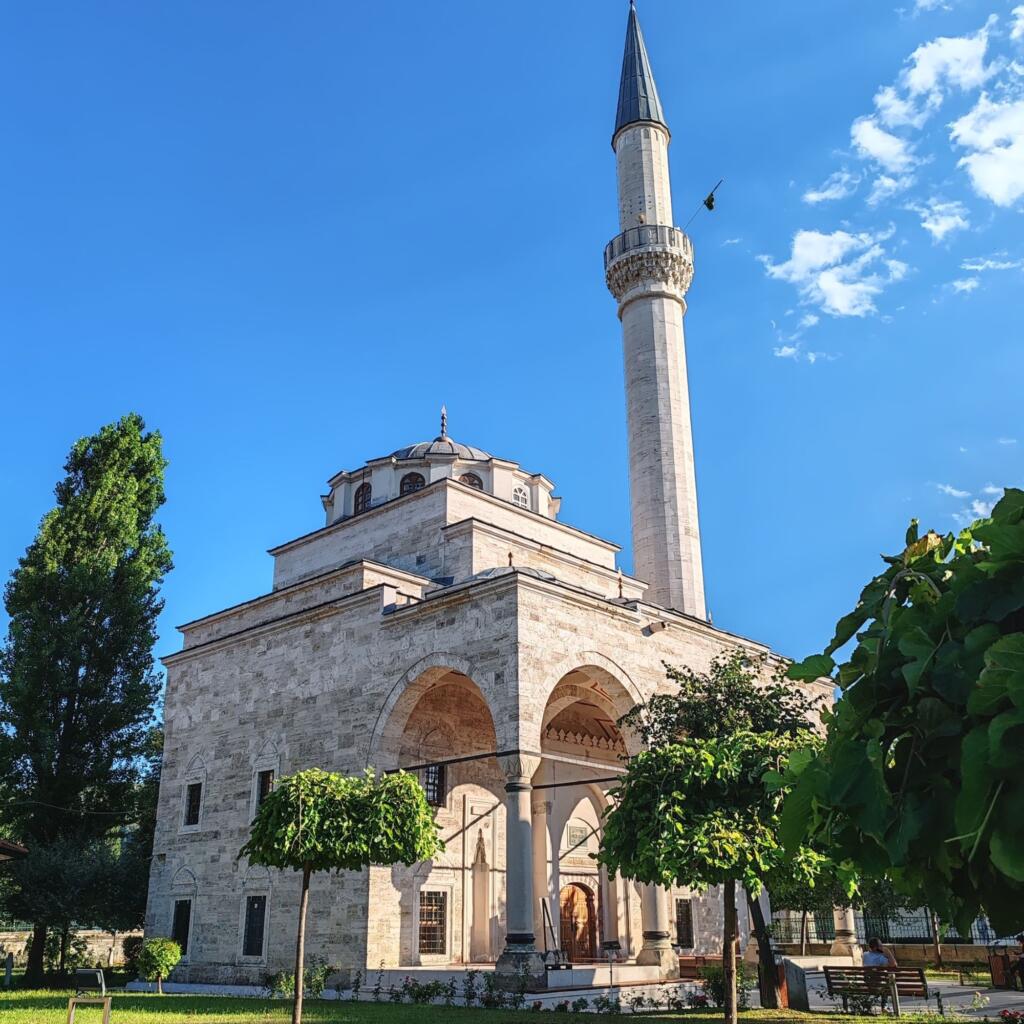 Ferhat Pasha Moskeija, Banja Luka Bosnia-Hertsegovina | road trip Balkanin maissa | Autolla Balkanilla | InTravel