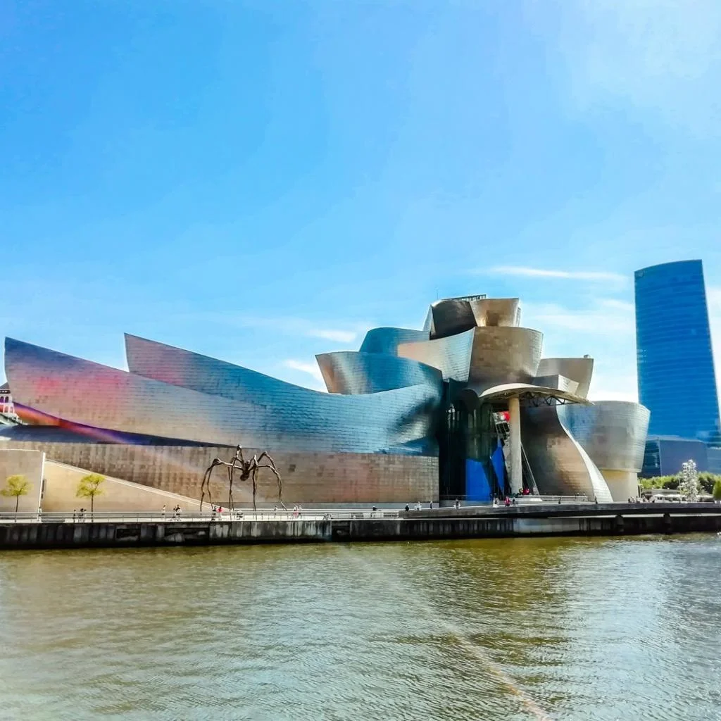 InTravel - Luoteis-Espanjan hurmaa rannikkomaisemilla, vehreydellä ja historiallisilla kaupungeilla Guggenheim Museum, Bilbao, Spain