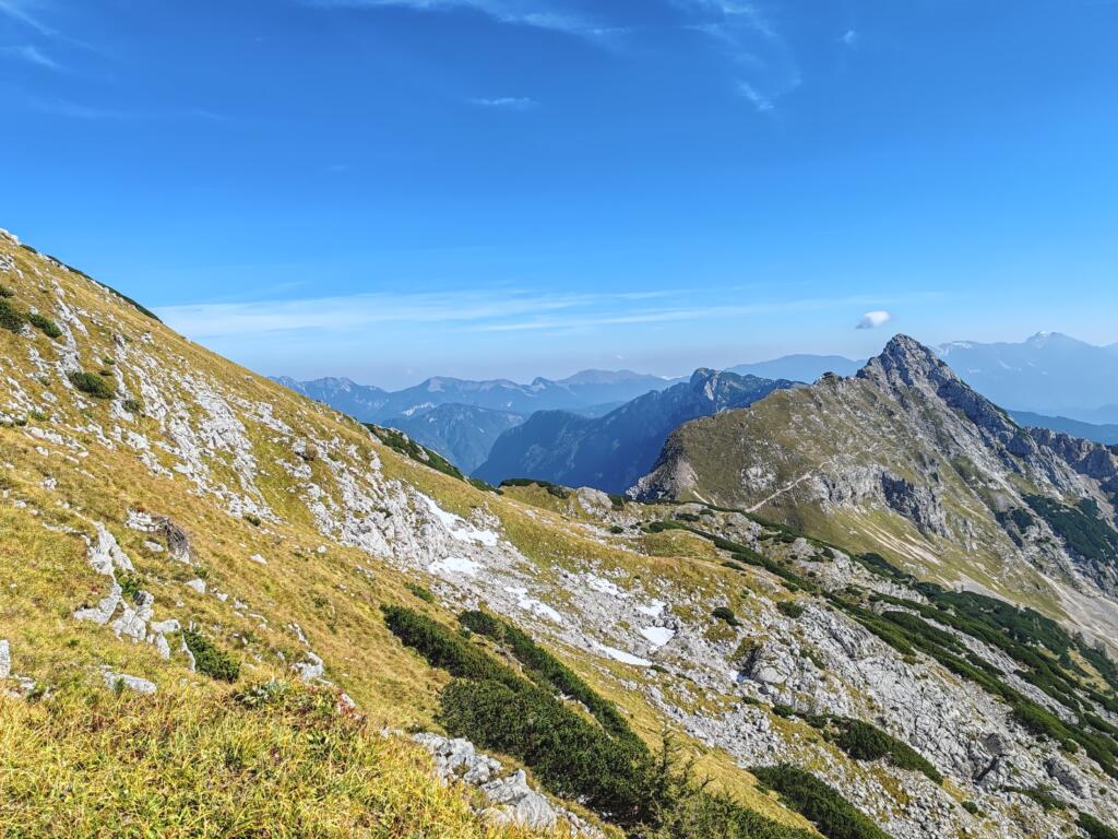 Patikoimassa Julinisilla Alpeilla, Slovenia | InTravel