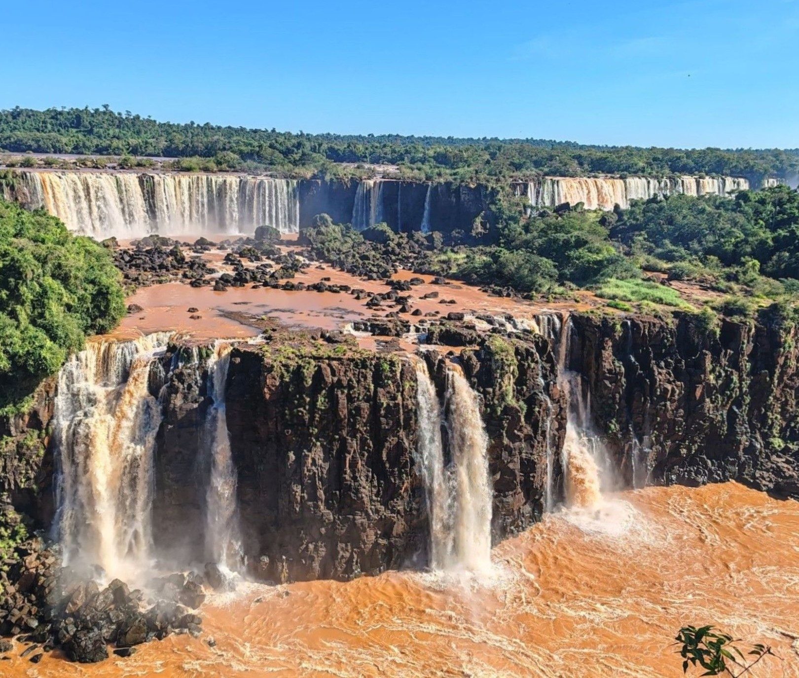 InTravel - Tyrmäävän upeat Iguassun putoukset Brasilian ja Argentiinan rajalla Iguassun putoukset | Iguassun putoukset Brasilian ja Argentiinan rajalla | InTravel blogi