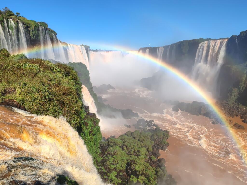 InTravel - Tyrmäävän upeat Iguassun putoukset Brasilian ja Argentiinan rajalla Iguassun putoukset ja sateenkaari | Iguassun putoukset Brasilian ja Argentiinan rajalla | InTravel blogi