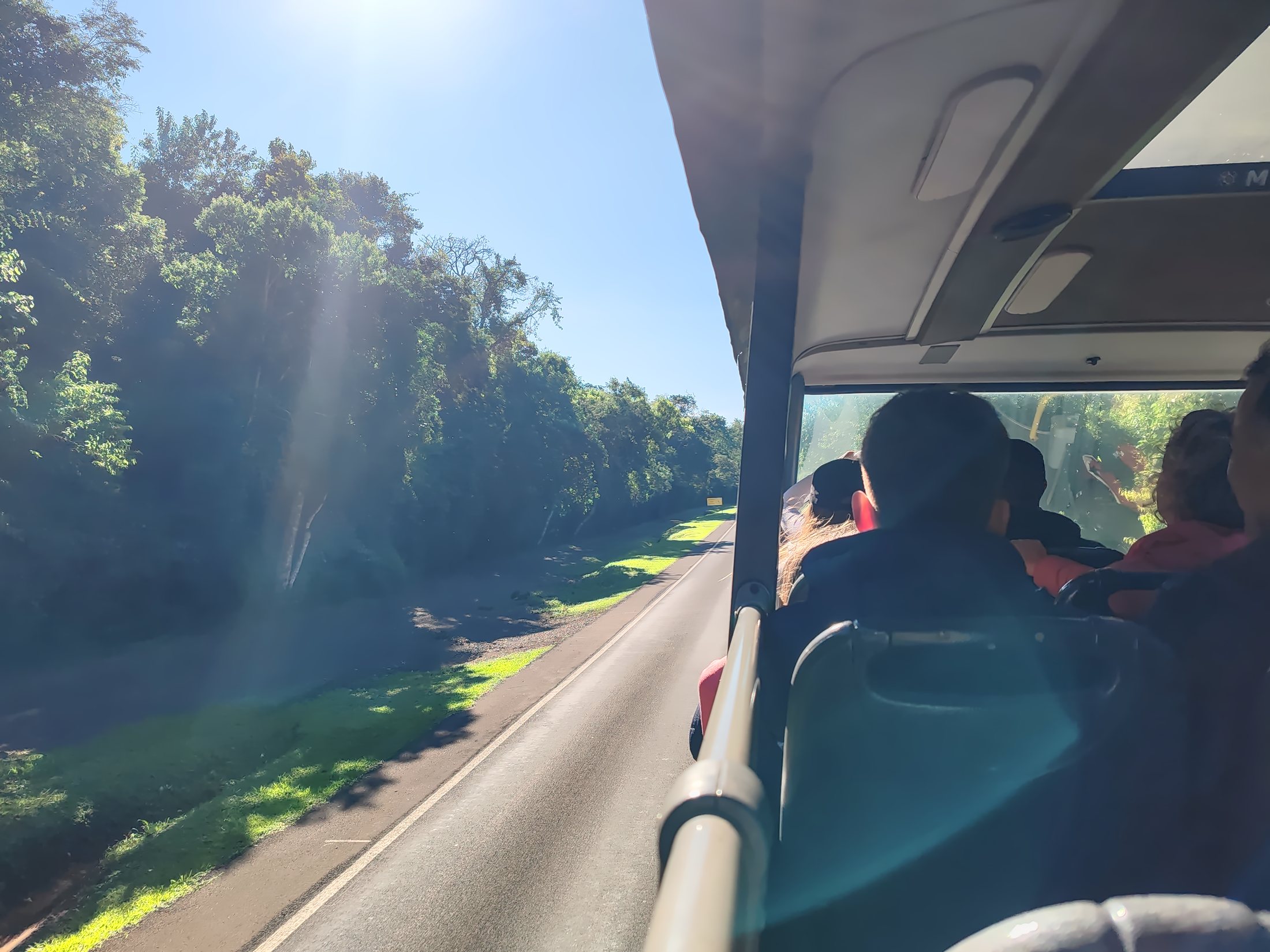 InTravel - Tyrmäävän upeat Iguassun putoukset Brasilian ja Argentiinan rajalla Bussilla halki sademetsän putouksille | Iguassun putoukset Brasilian ja Argentiinan rajalla | InTravel blogi
