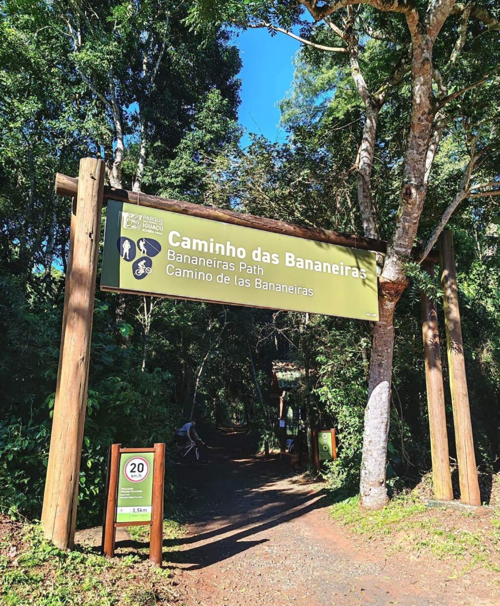 InTravel - Tyrmäävän upeat Iguassun putoukset Brasilian ja Argentiinan rajalla Kävelyreitti Iguaçu kansallispuitossa | Iguassun putoukset Brasilian ja Argentiinan rajalla | InTravel blogi