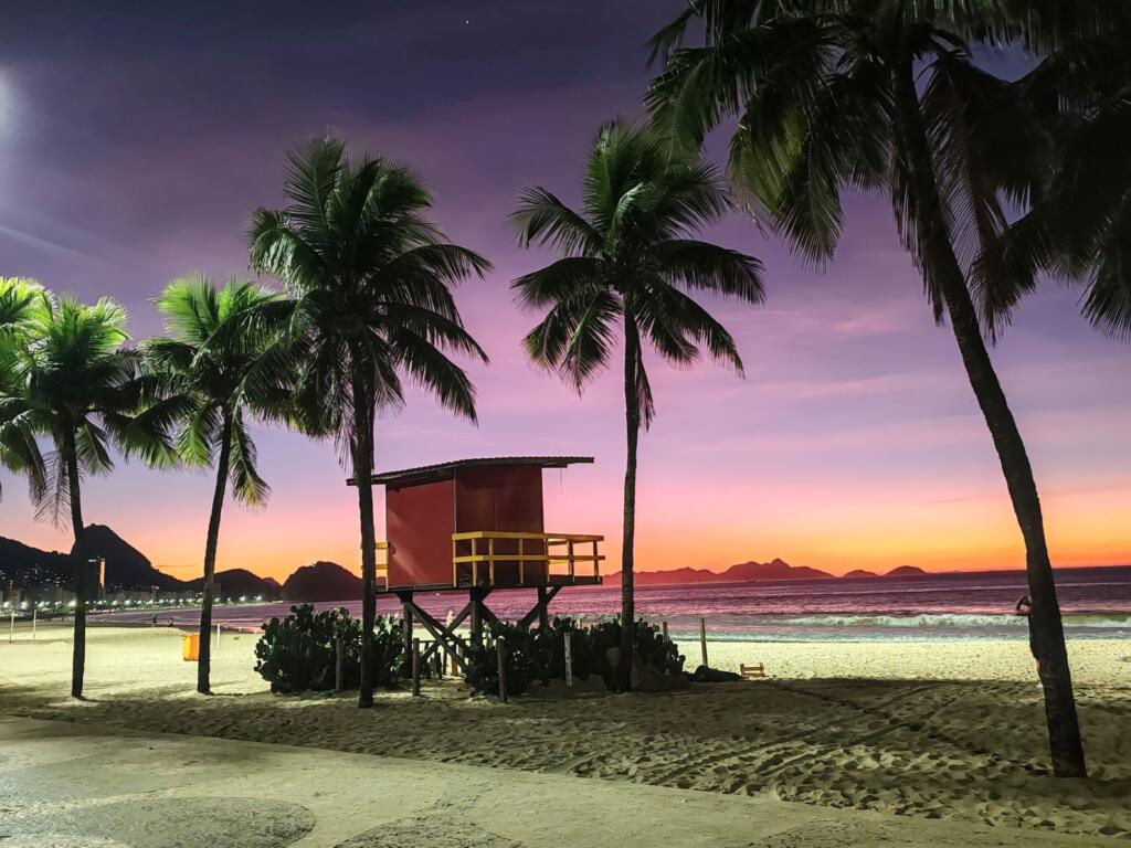 InTravel - Brasilia: Itacarén rannoilta Rio de Janeiroon ja São Paulon sykkeeseen Auringonnousu Copacabanalla, Rio de Janeiro, Brasilia | Itacarén rannoilta Rio de Janeiroon ja São Pauloon | InTravel