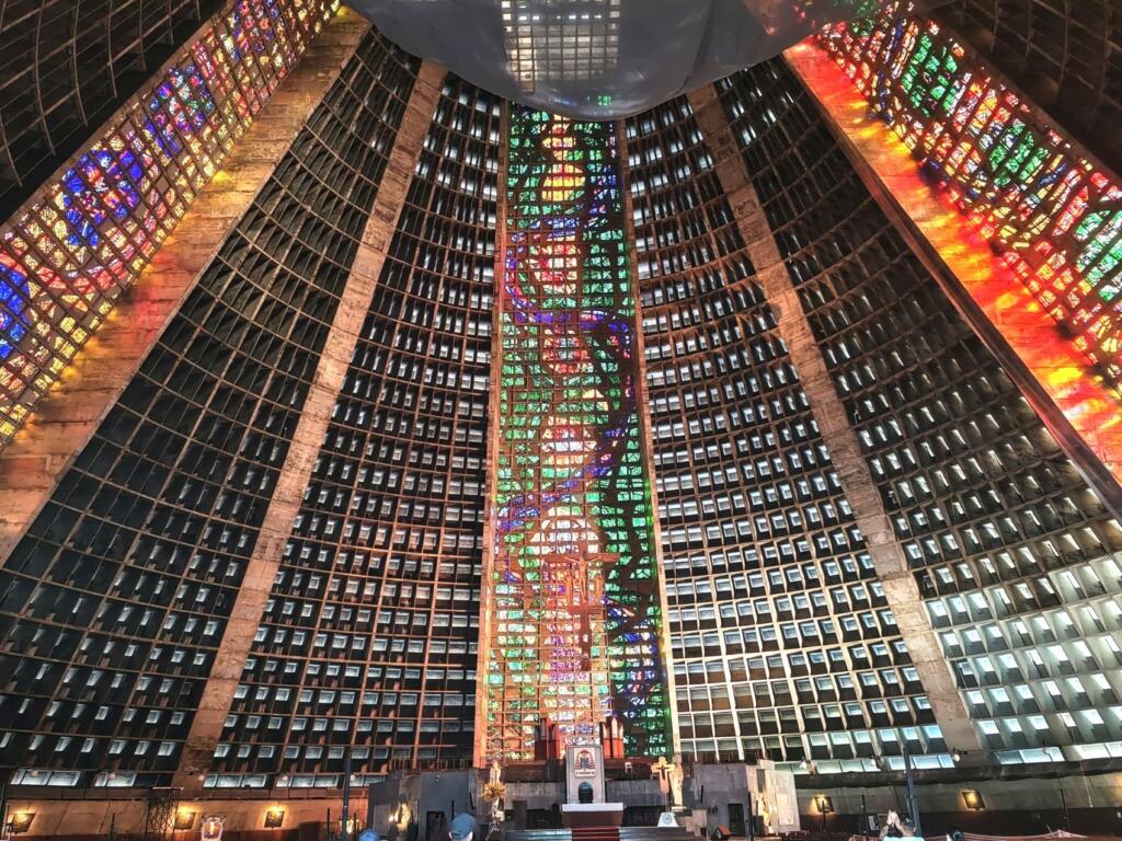 InTravel - Brasilia: Itacarén rannoilta Rio de Janeiroon ja São Paulon sykkeeseen Catedral Metropolitana de São Sebastião do Rio de Janeiro, Brasilia | Itacarén rannoilta Rio de Janeiroon ja São Pauloon | InTravel