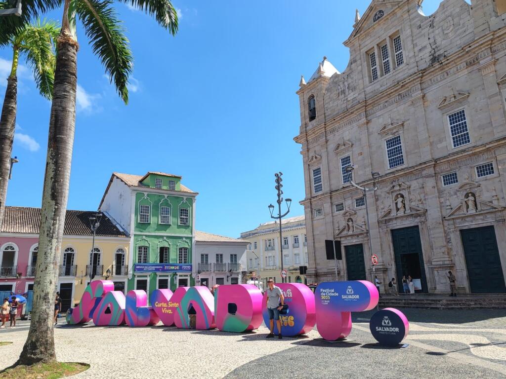 InTravel - Kaupunkikulttuuria, historiaa ja rantoja Brasilian Belémissä, Reficessa ja Salvadorissa Aukio Salvadorin Katedraalin edustalla | Brasilian Belém, Refice ja Salvador | InTravel blogi