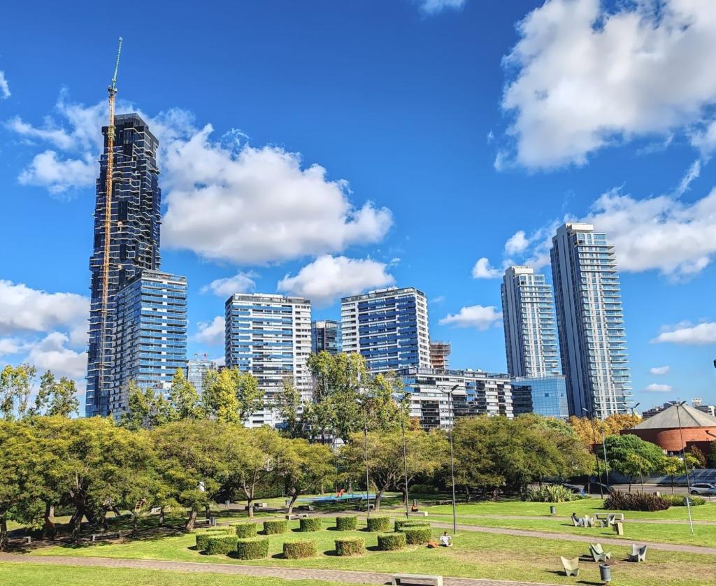 Pilvenpiirtäjiä Puerto Maderossa | Buenos Aires, Argentiinan viehättävä pääkaupunki | InTravel blogi