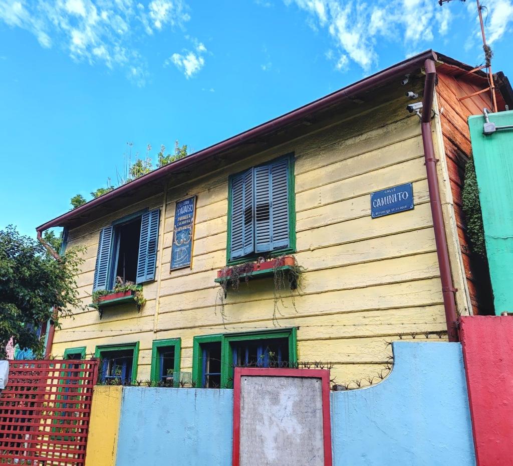 Värikäs rakennus Caminito kadulla La Bocassa | Buenos Aires, Argentiinan viehättävä pääkaupunki | InTravel blogi
