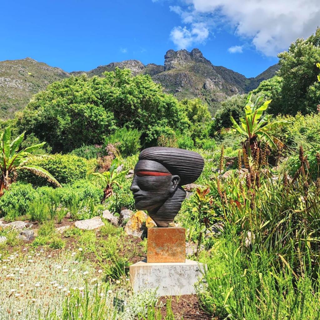 Veistos Kirstenboschin kasvitieteellisessa puutarhassa | Kapkaupunki on Etelä-Afrikan kaunein kaupunkikohde | InTravel blogi