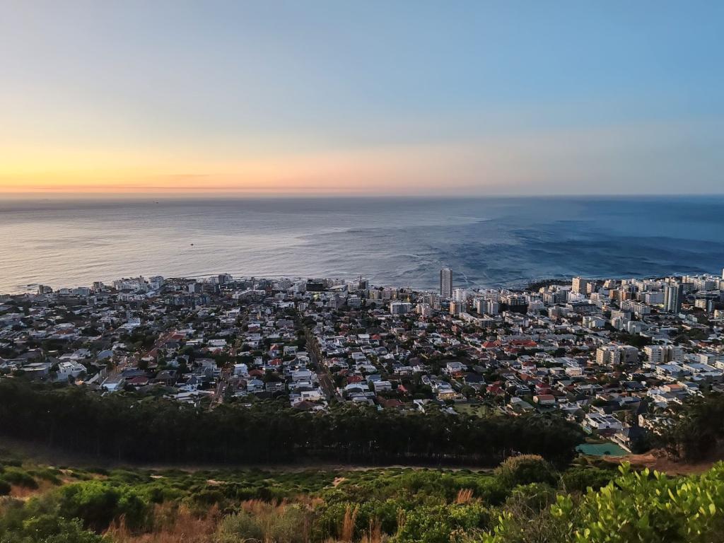 Sea Point auringon laskiessa | Kapkaupunki on Etelä-Afrikan kaunein kaupunkikohde | InTravel blogi