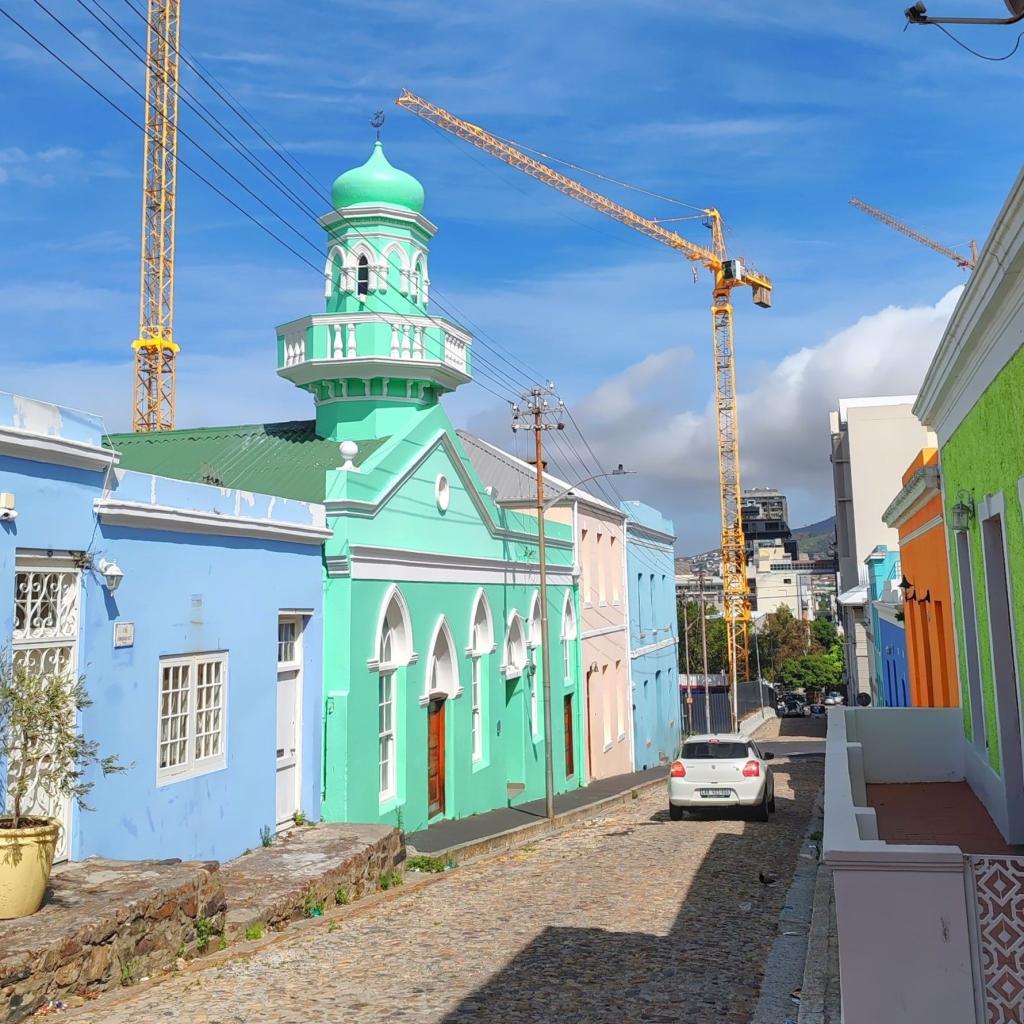 Bo-Kaapin alueen värikkäitä rakennuksia | Kapkaupunki on Etelä-Afrikan kaunein kaupunkikohde | InTravel blogi