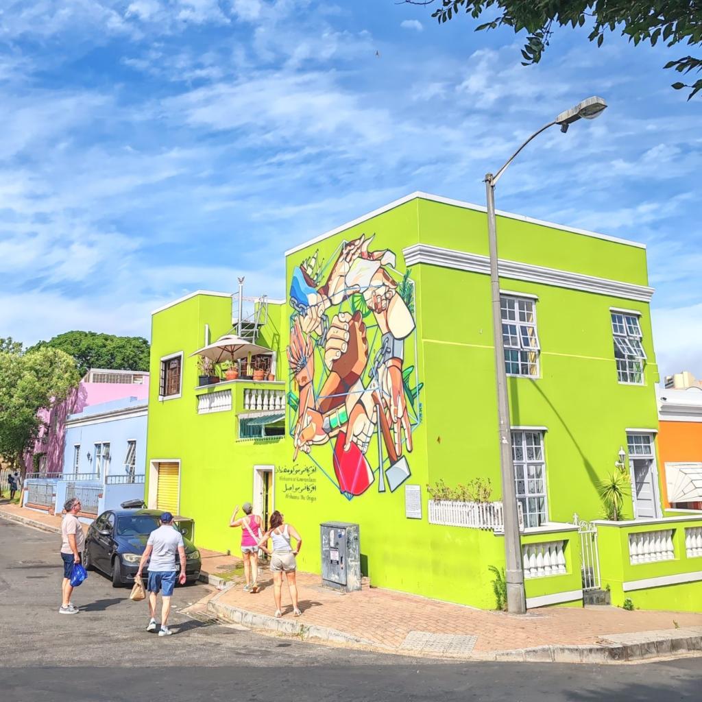Bo-Kaapin alueen värikkäitä rakennuksia | Kapkaupunki on Etelä-Afrikan kaunein kaupunkikohde | InTravel blogi