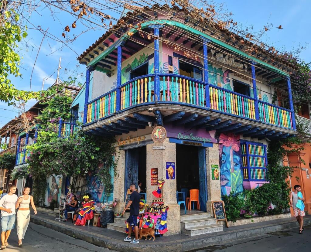 InTravel - Kolumbian ihastuttava Cartagena on täynnä värejä ja siirtomaa-ajan historiaa Getsemanin värikkäillä kaduilla | Ihastuttava Cartagena, Kolumbia | InTravel blogi