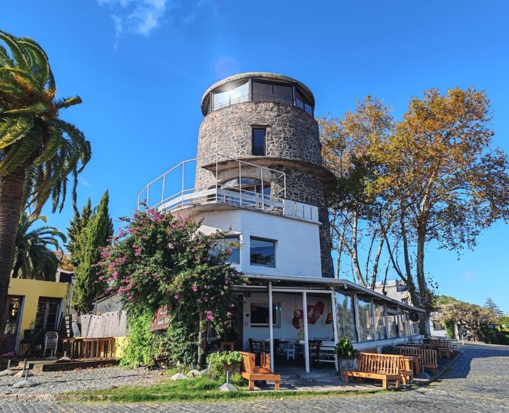 InTravel - Uruguay: Colonia del Sacramento, Montevideo ja Rivera Ravintolarakennus vanhassa keskustassa | Colonia del Sacramento | Uruguay | InTravel blogi
