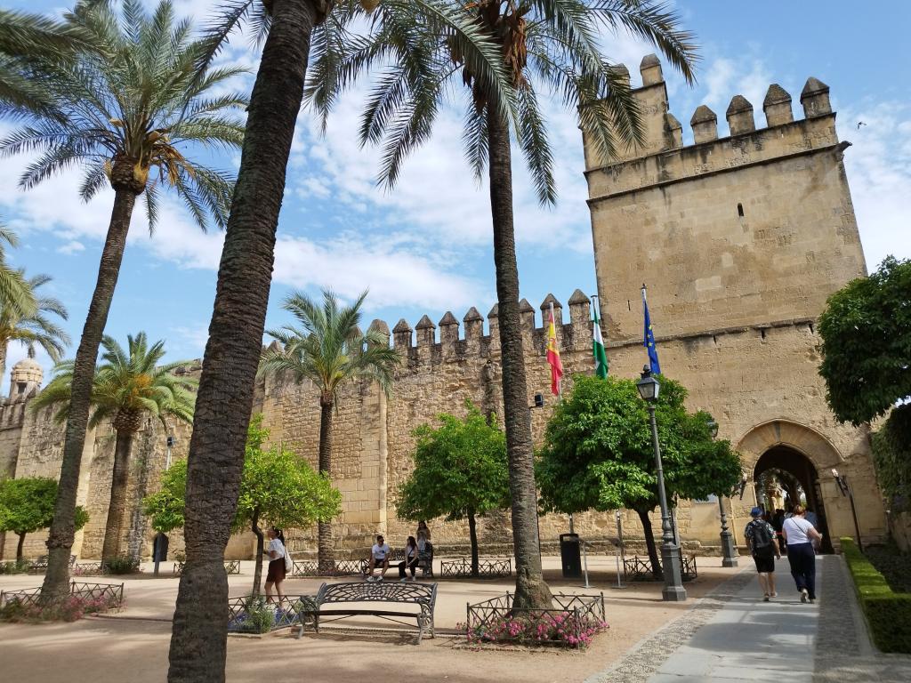 InTravel - Espanjasta Portugalin Elvasiin upean Córdoban kautta Cordoban linnoitus | Road trip Espanjasta Portugaliin | InTravel