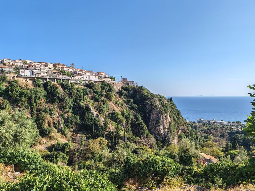 Dhermi | Albania: Kruja, Tirana ja rannikkoa | InTravel