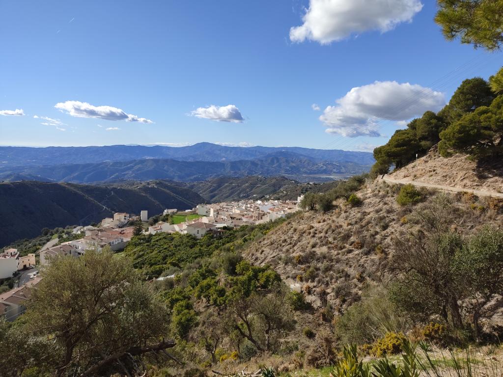 Canillas de Aceituno El Saltillo hike