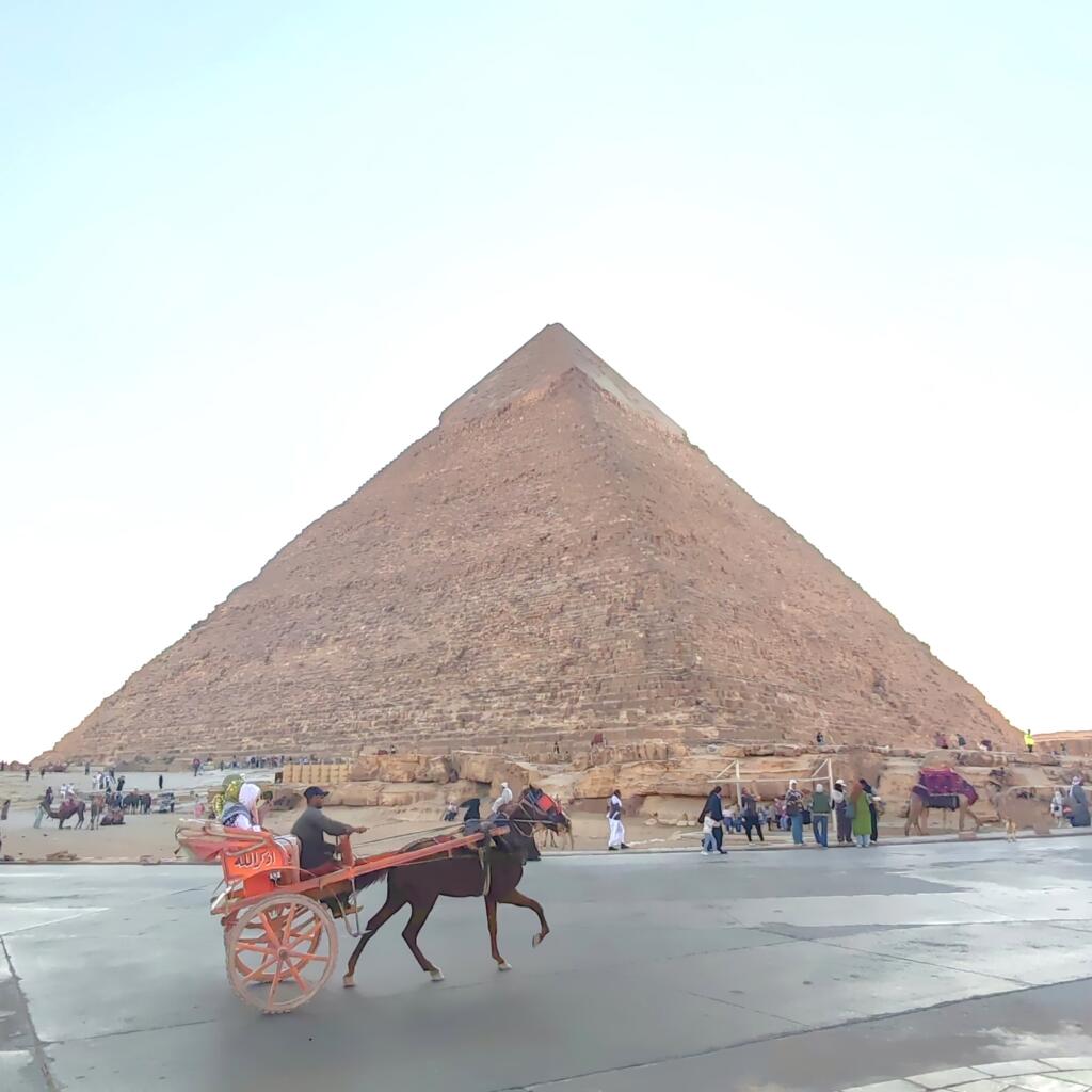 Gizan pyramideilla | Giza ja Kairo, Egypti | InTravel