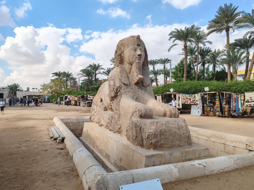 Sfinksi Memphisin ulkoilmamuseossa | Giza ja Kairo, Egypti | InTravel