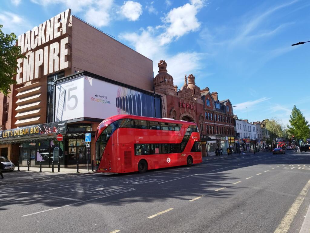 InTravel - Kevätreissu Lontooseen ja Nottinghamiin Hackneyn keskustaa | Kevätreissu Lontooseen ja Nottinghamiin | InTravel