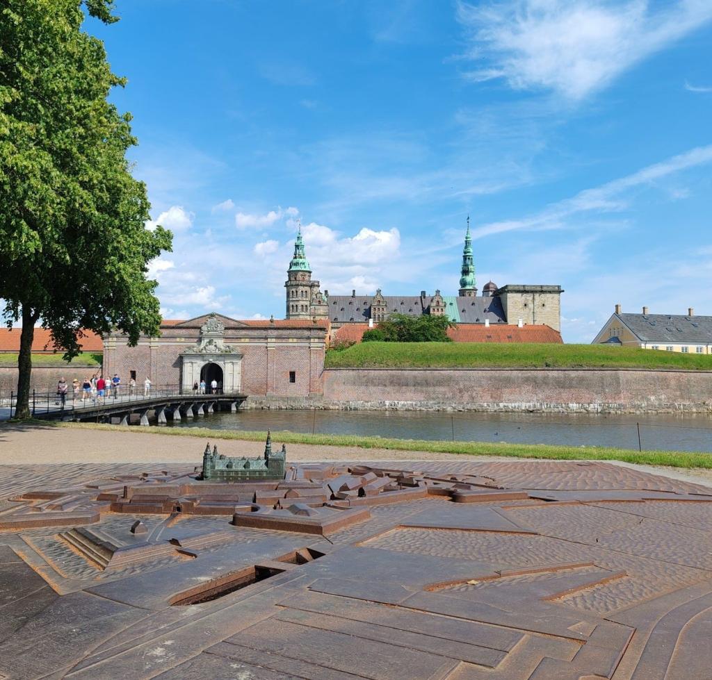 Kronborgin linna, Helsingør | Tanska | Autolla Euroopassa: Ranskasta Suomeen Norjan kautta | InTravel