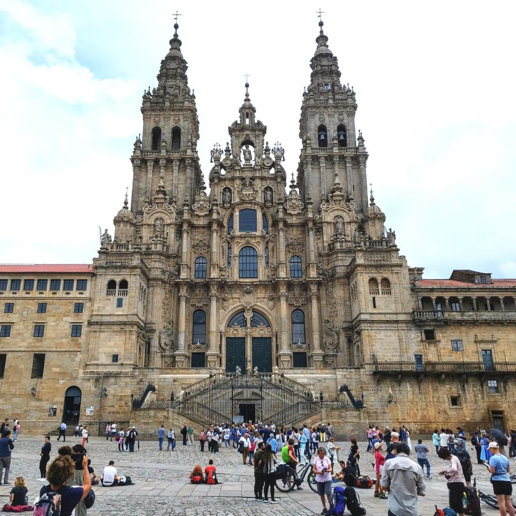InTravel - Luoteis-Espanjan hurmaa rannikkomaisemilla, vehreydellä ja historiallisilla kaupungeilla Cathedral of Santiago de Compostela in Galicia, Spain