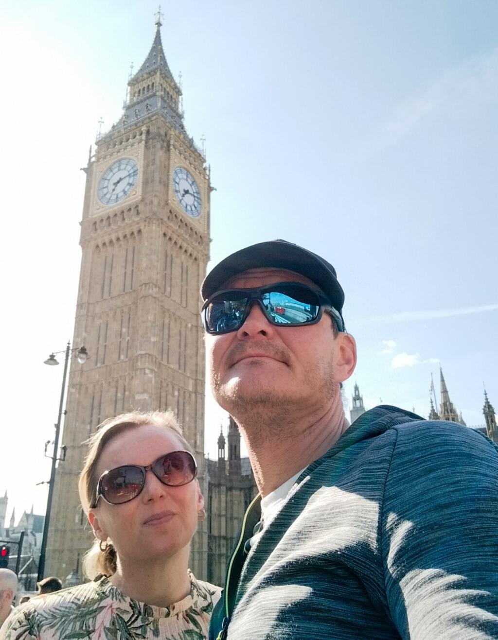 InTravel - Kevätreissu Lontooseen ja Nottinghamiin Selfie Big Benin kanssa | Kevätreissu Lontooseen ja Nottinghamiin | InTravel