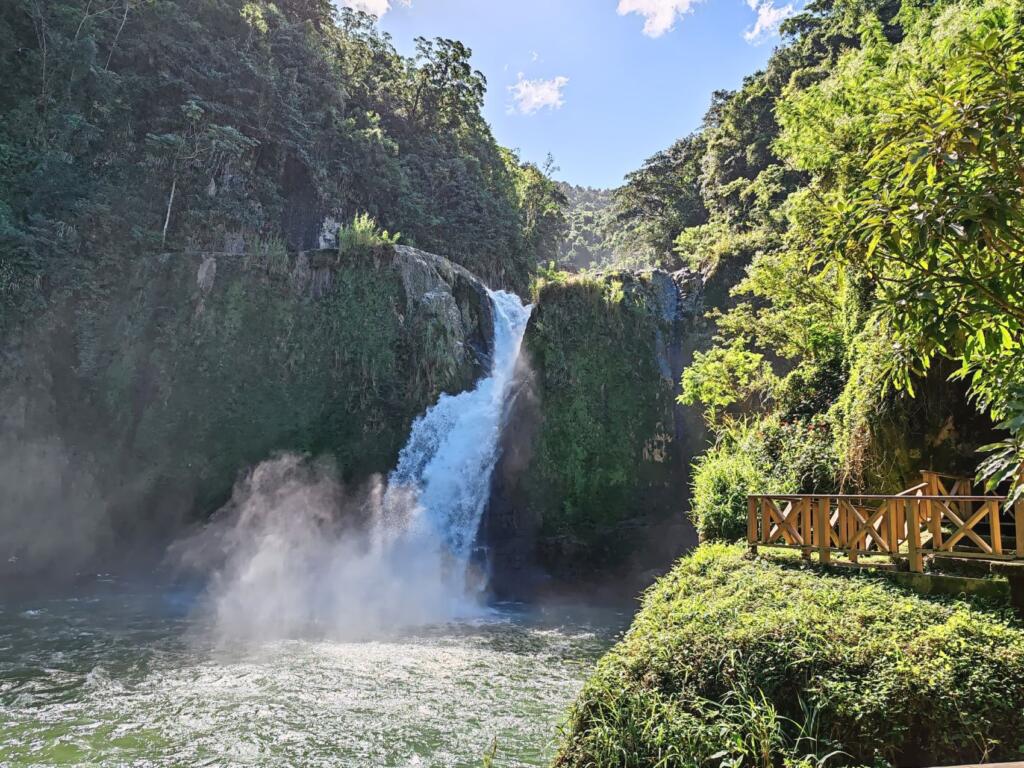 InTravel - Dominikaaninen tasavalta: Jarabacoan vesiputoukset ja Sosua Salto Jimenoa Dos vesiputous Jarabacoassa | Dominikaaninen tasavalta: Jarabacoan vesiputoukset ja Sosua | InTravel blogi