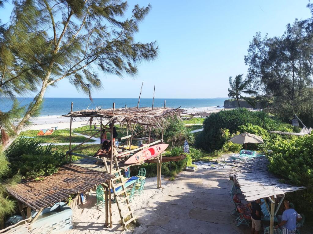 InTravel - Kilifi Kenian rannikolla ja Afrikka-yhteenveto Salty's beach bar | Kilifi on rento biitsikohde Kenian rannikolla | InTravel